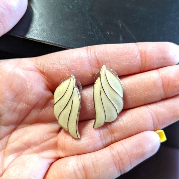 Angel wing earrings - Picture 1 of 1